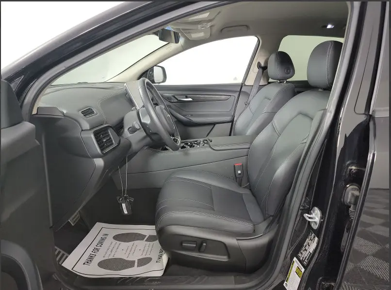2023 VinFast VF 8 VF 8 Enhanced Range photo 3