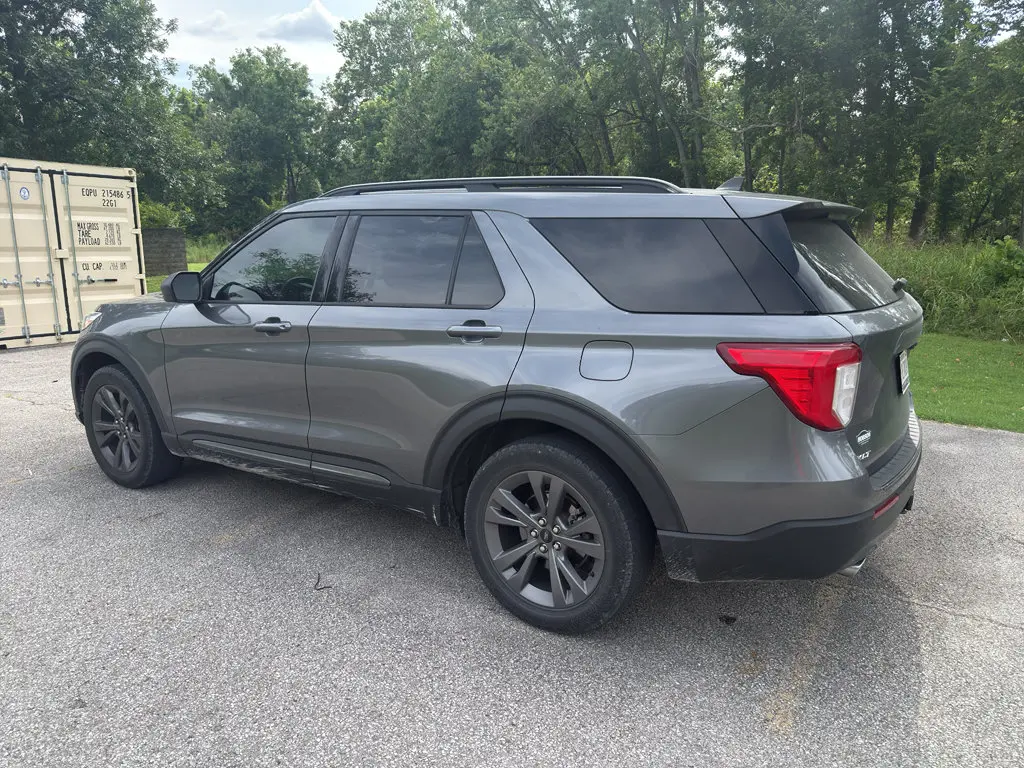 2021 Ford Explorer XLT 4WD photo 4