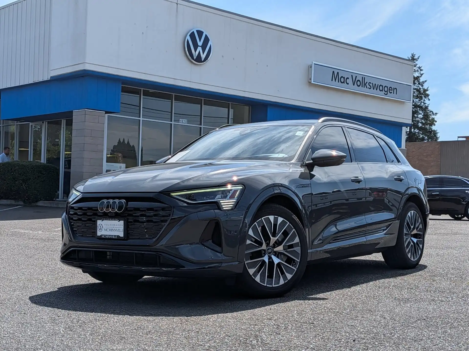 2024 Audi Q8 e-tron 114 kWh Prestige quattro 55's photo