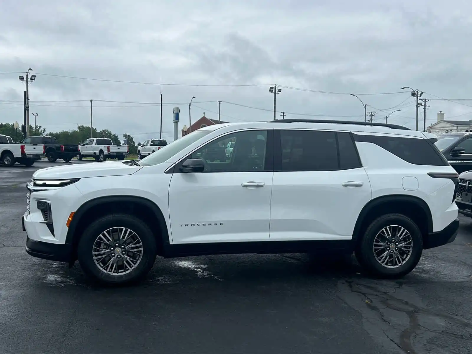 2025 Chevrolet Traverse FWD LT's photo