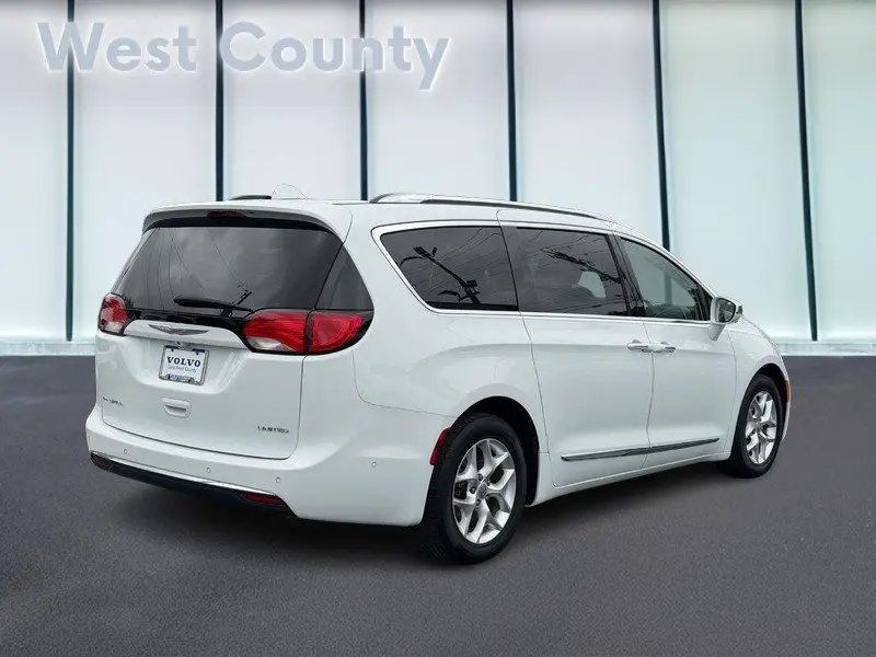 2020 Chrysler Pacifica Limited photo 4