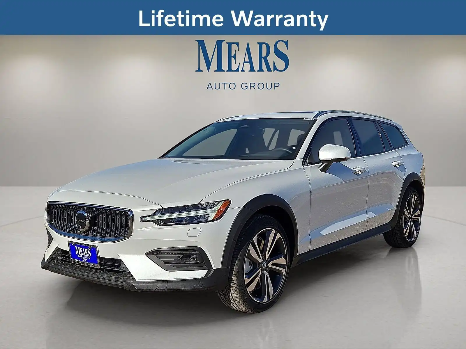 2026 Volvo V60 Cross Country B5 Plus AWD's photo