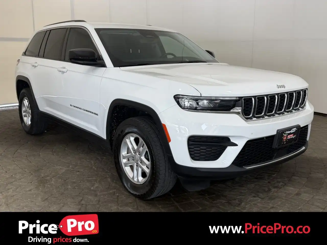 2022 Jeep Grand Cherokee Laredo 4WD's photo