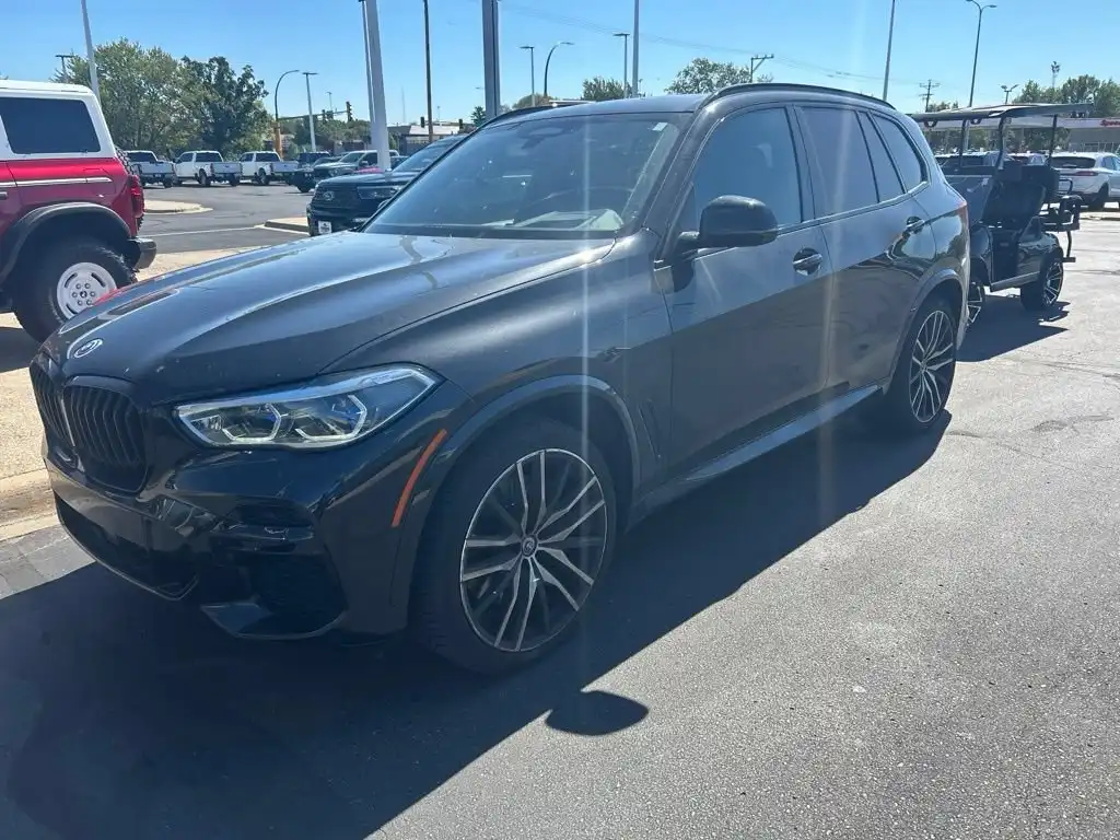 2022 BMW X5 M50i's photo