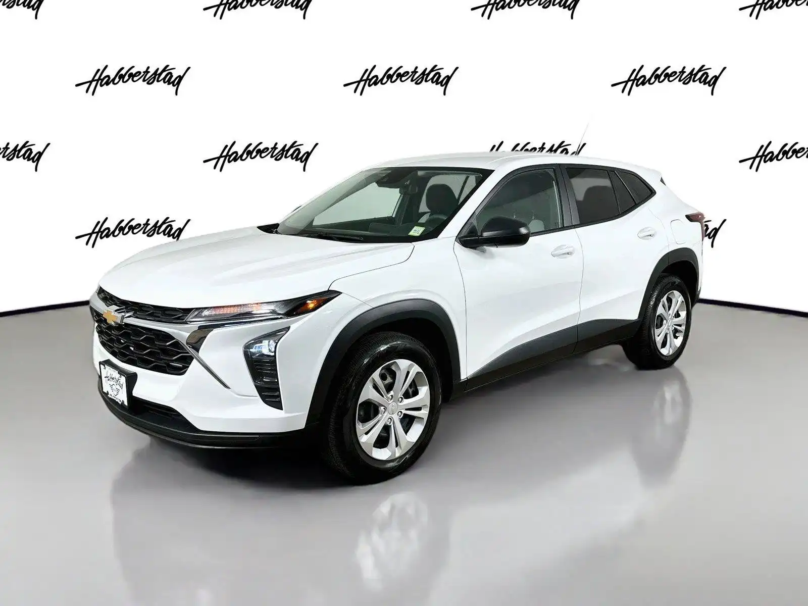 2024 Chevrolet Trax LS's photo