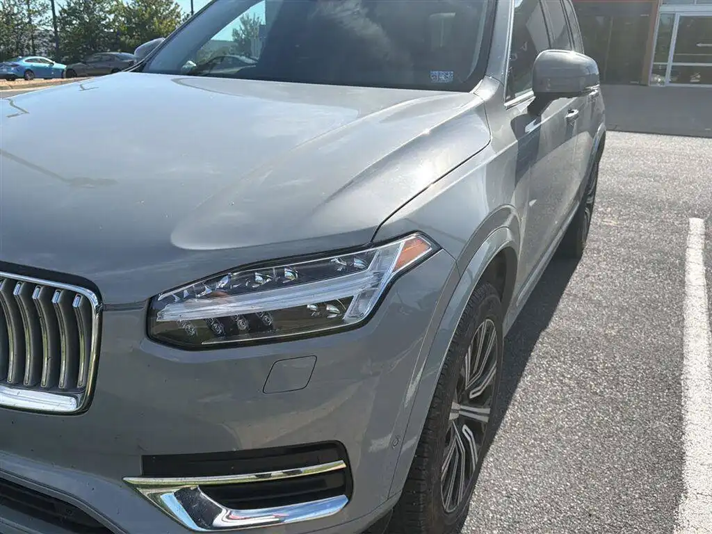2024 Volvo XC90 B5 Plus Bright Theme AWD's photo