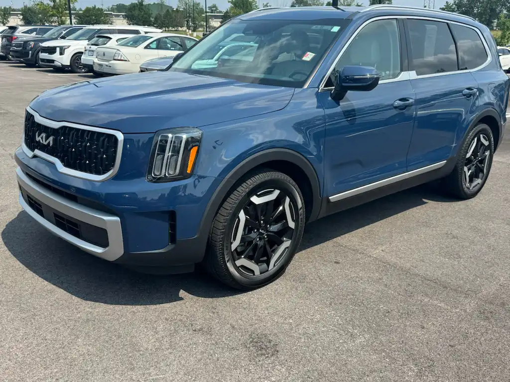 2023 Kia Telluride EX FWD's photo