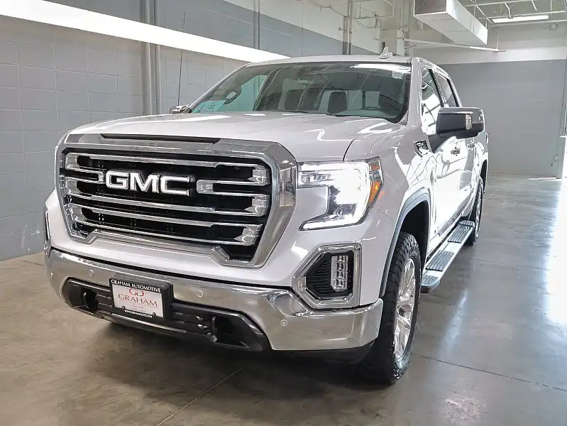2019 GMC Sierra 4WD Crew Cab Short Box SLT's photo