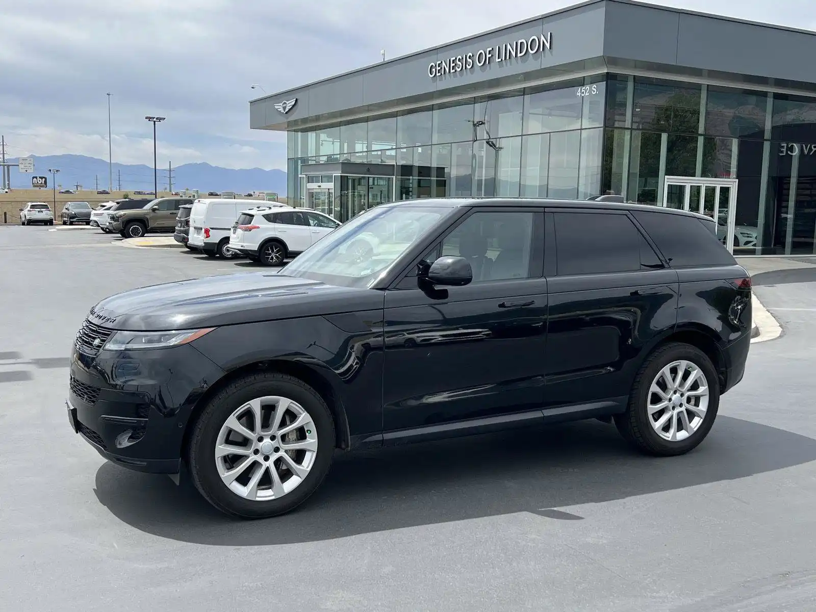 2025 Land Rover Range Rover Sport P360 SE MHEV's photo