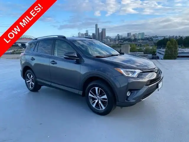 2017 Toyota RAV4 XLE AWD's photo
