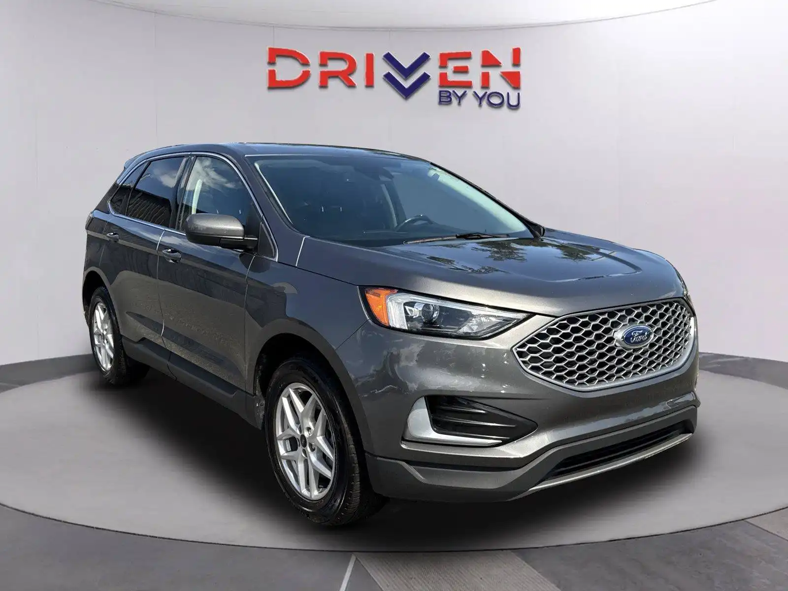 2024 Ford Edge SEL AWD's photo