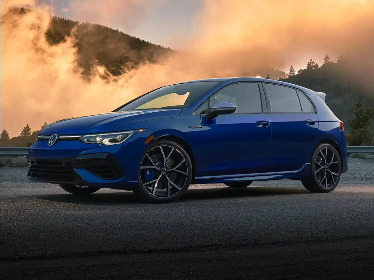 2024 Volkswagen Golf R 4-Door DSG's photo