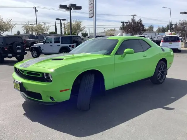 2023 Dodge Challenger SXT Auto photo 5