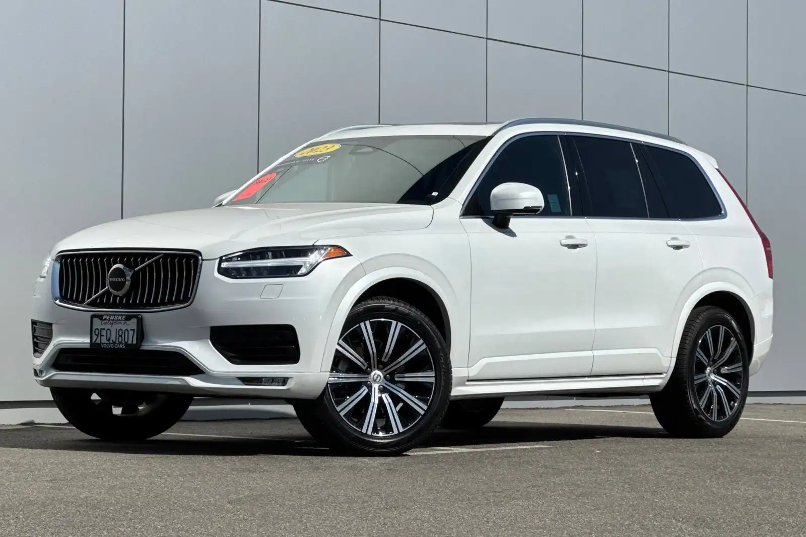 2023 Volvo XC90 B5 Core 4WD's photo