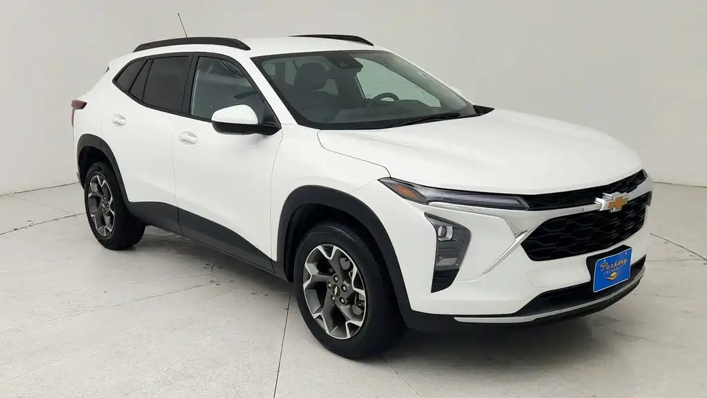 2025 Chevrolet Trax LT's photo