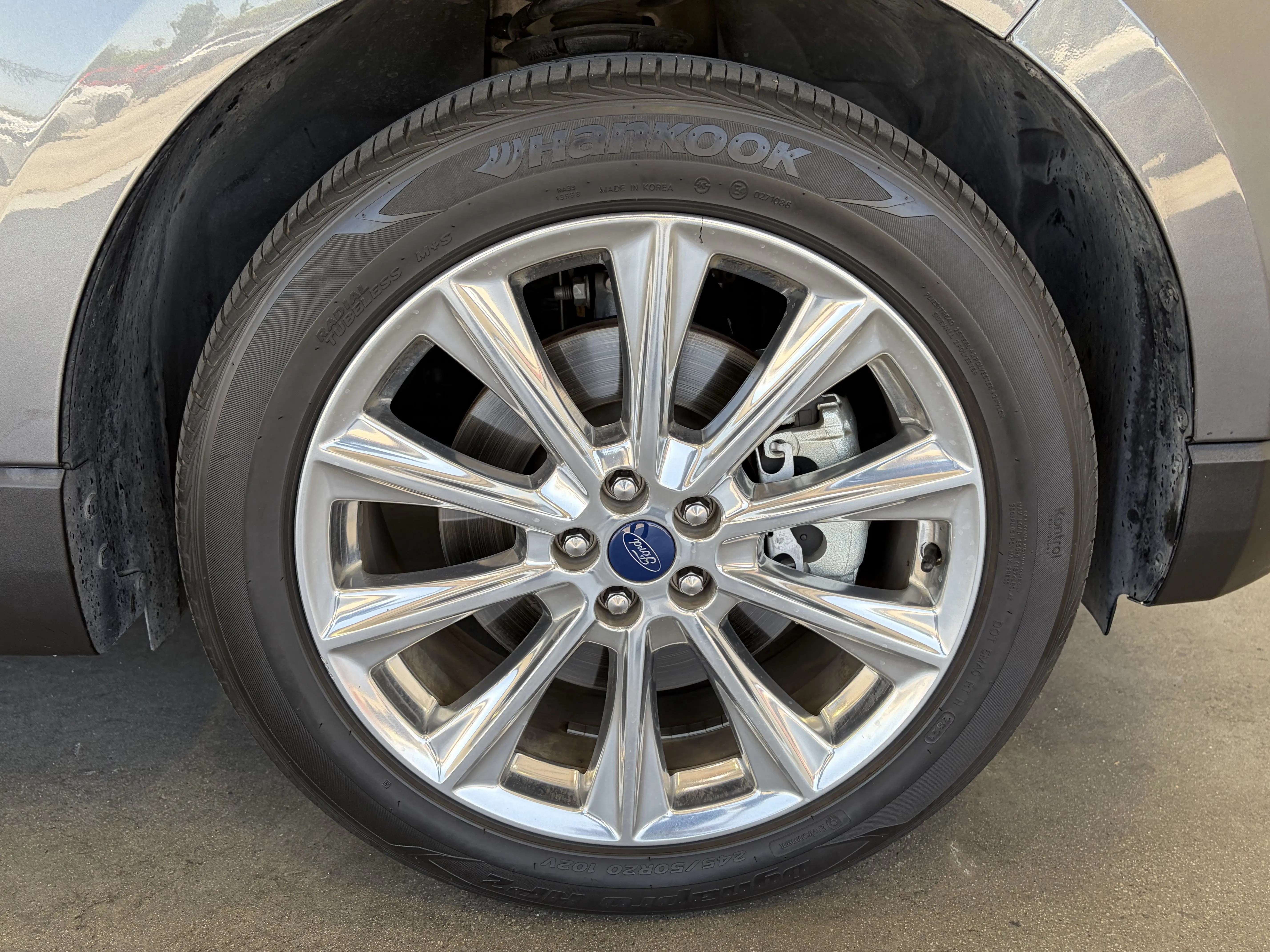 2017 Ford Edge Titanium AWD photo 5