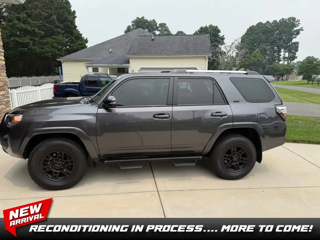 2023 Toyota 4Runner SR5 Premium 4WD V6's photo