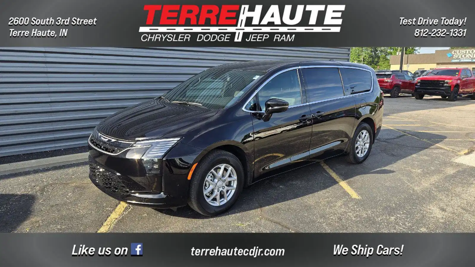 2027 Chrysler Pacifica Select's photo