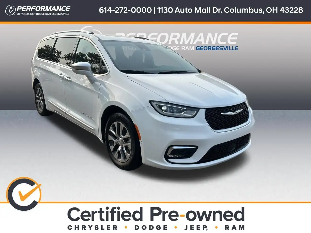 2024 Chrysler Pacifica Hybrid Pinnacle PHEV's photo