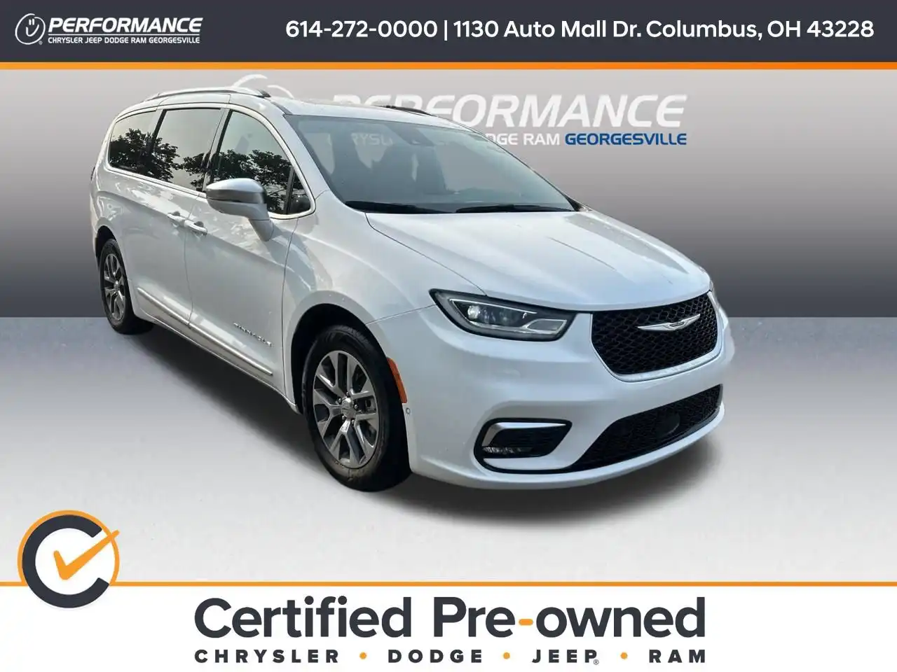 2024 Chrysler Pacifica Hybrid Pinnacle PHEV's photo