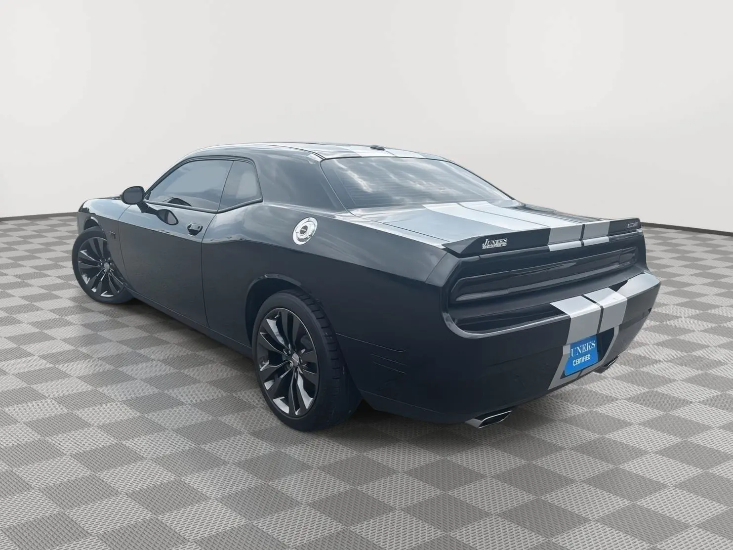 2013 Dodge Challenger SRT8 392 photo 3