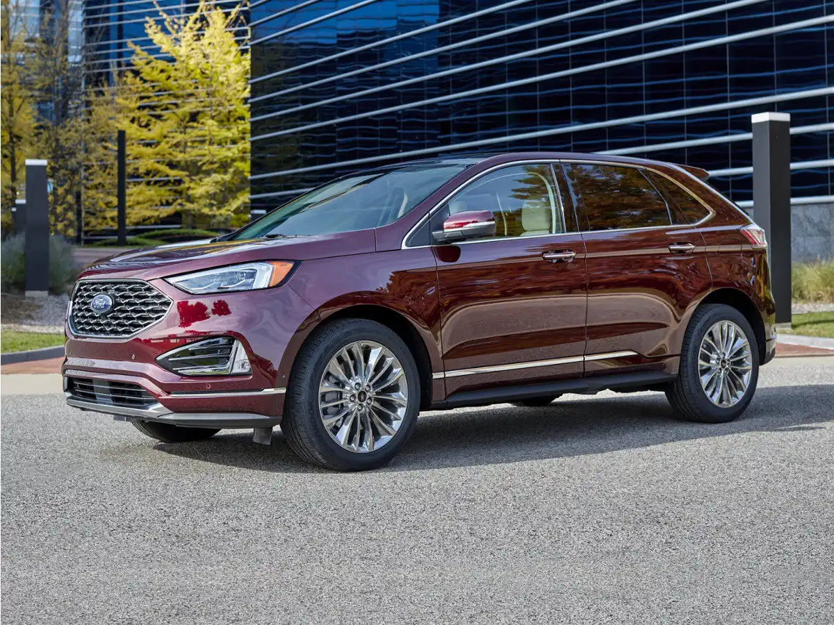 2021 Ford Edge SE's photo