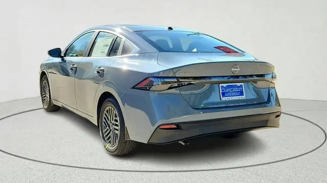 2026 Nissan Sentra SV CVT photo 5
