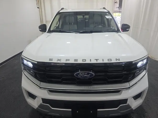 2025 Ford Expedition Platinum photo 4