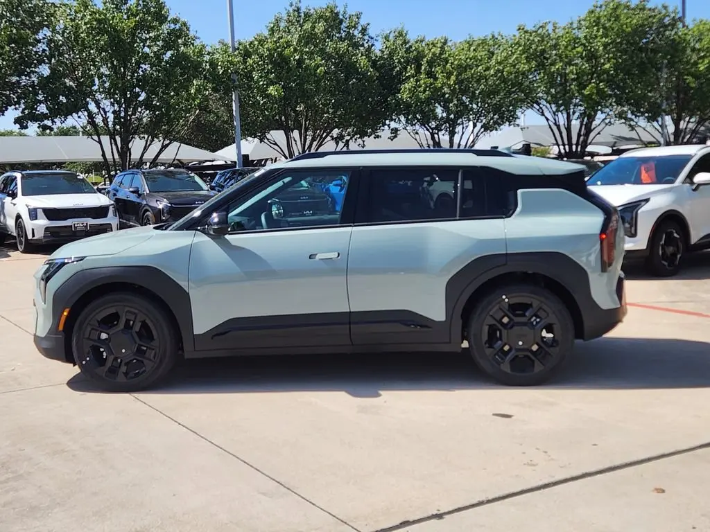 2027 Kia EV3 Wind photo 3