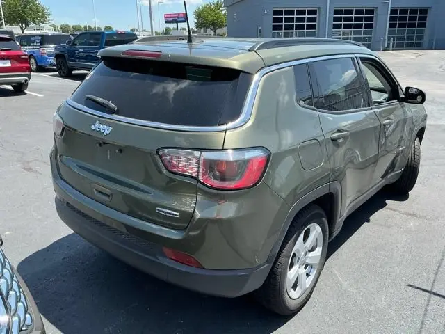 2018 Jeep Compass Latitude photo 4