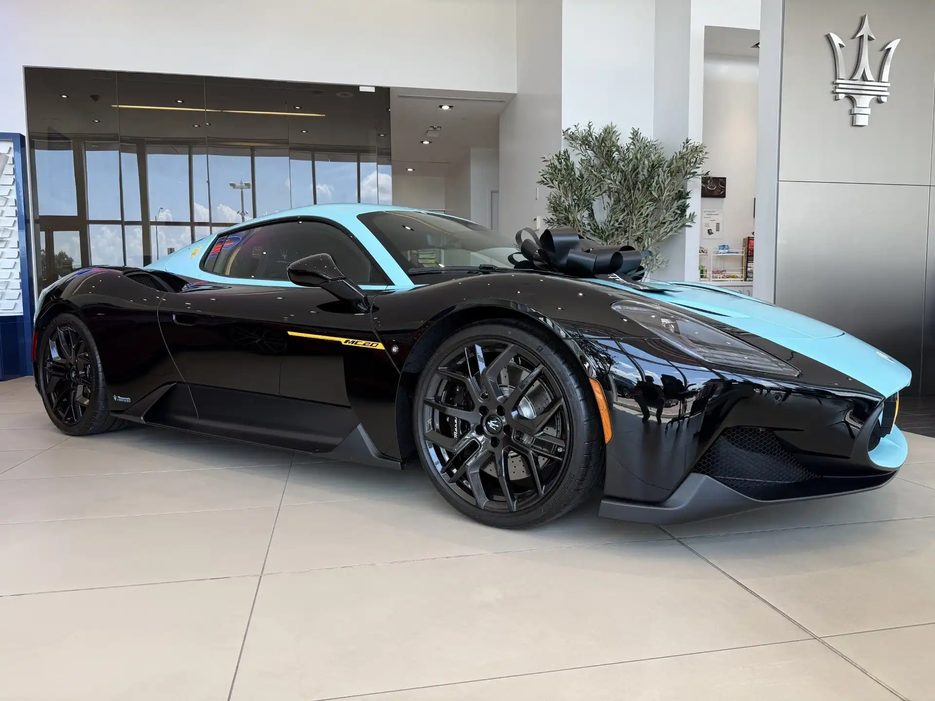 2025 Maserati MC20 Base's photo