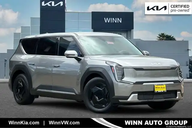 2024 Kia EV9 Light's photo