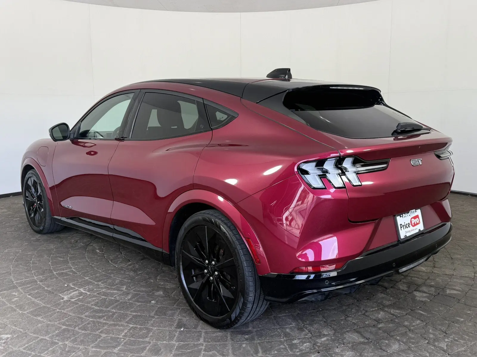 2025 Ford Mustang-Mach-e GT photo 5