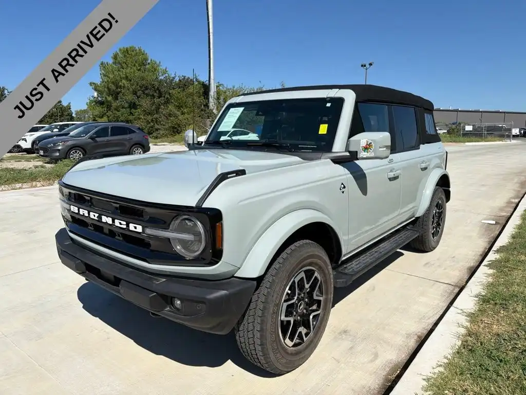 2023 Ford Bronco Outer Banks 4WD's photo