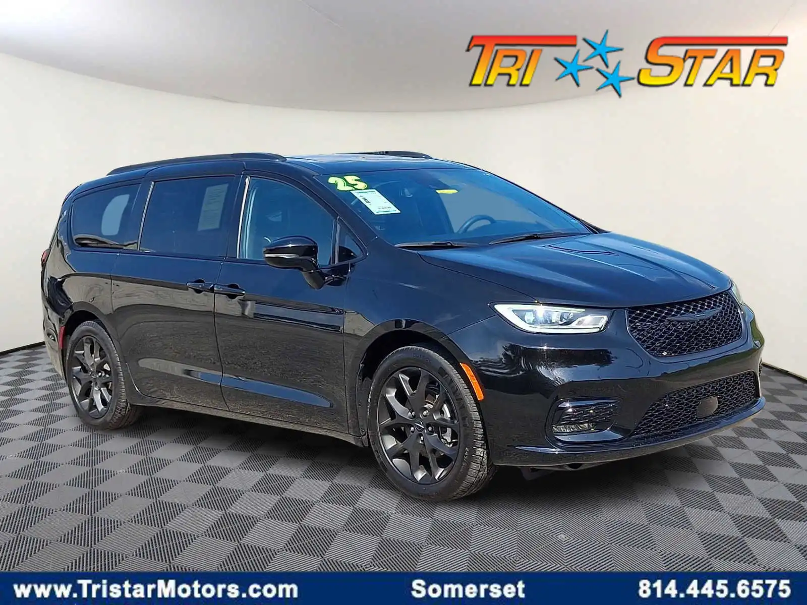 2025 Chrysler Pacifica Limited's photo