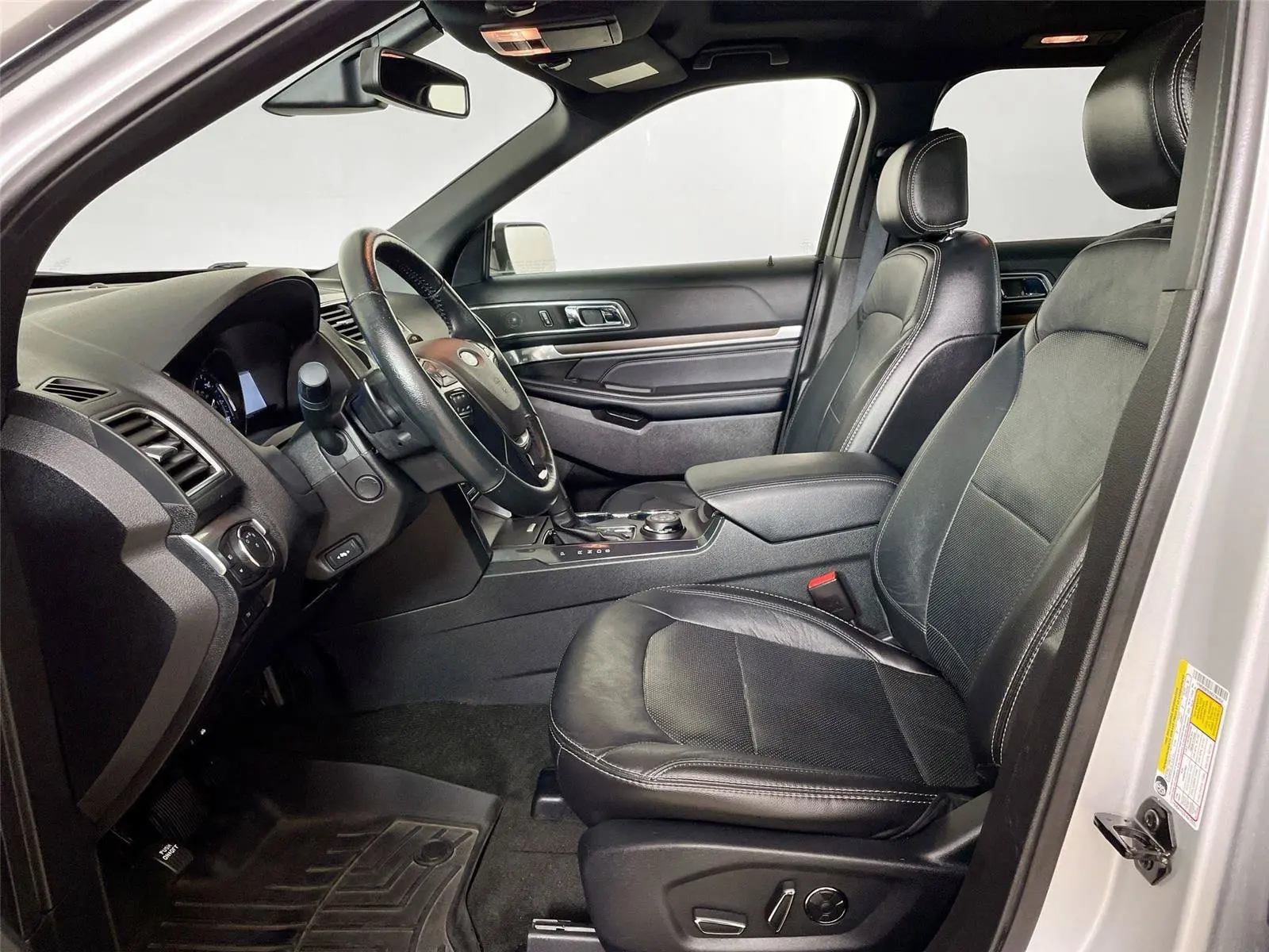 2017 Ford Explorer Limited 4WD photo 5