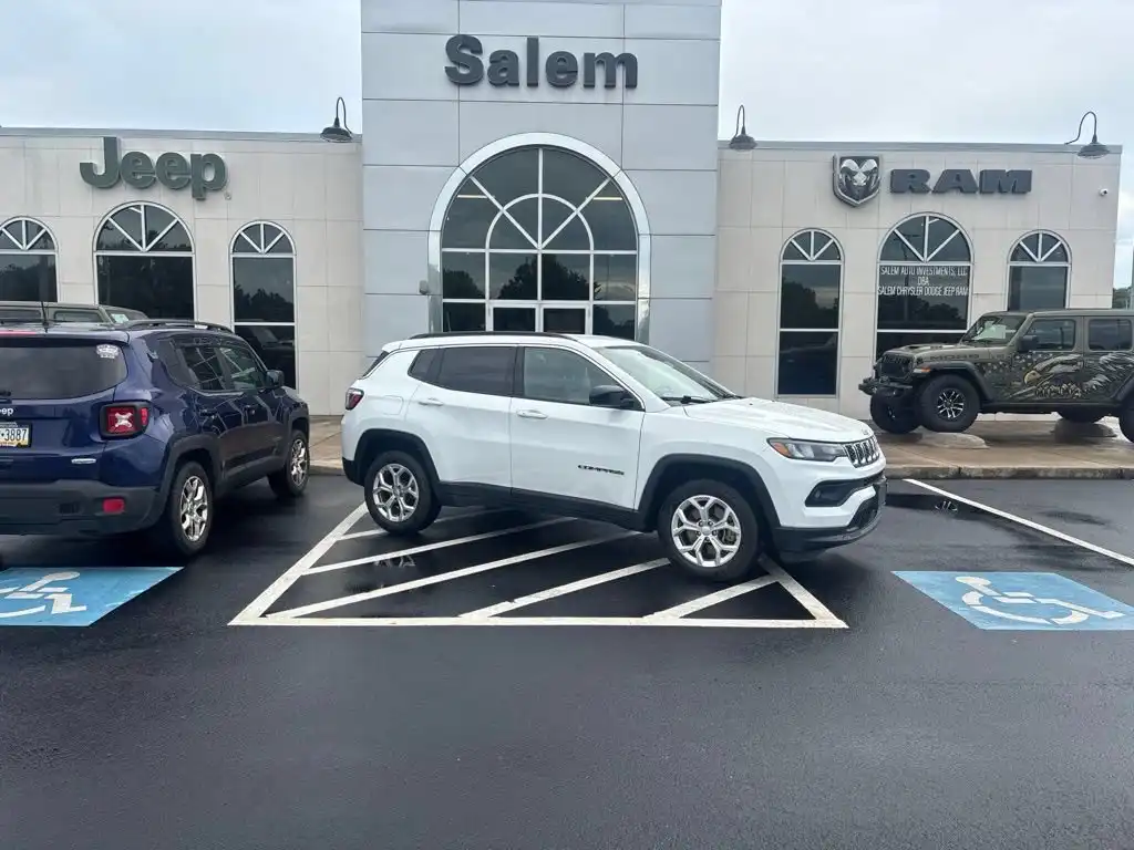 2024 Jeep Compass Latitude 4WD's photo