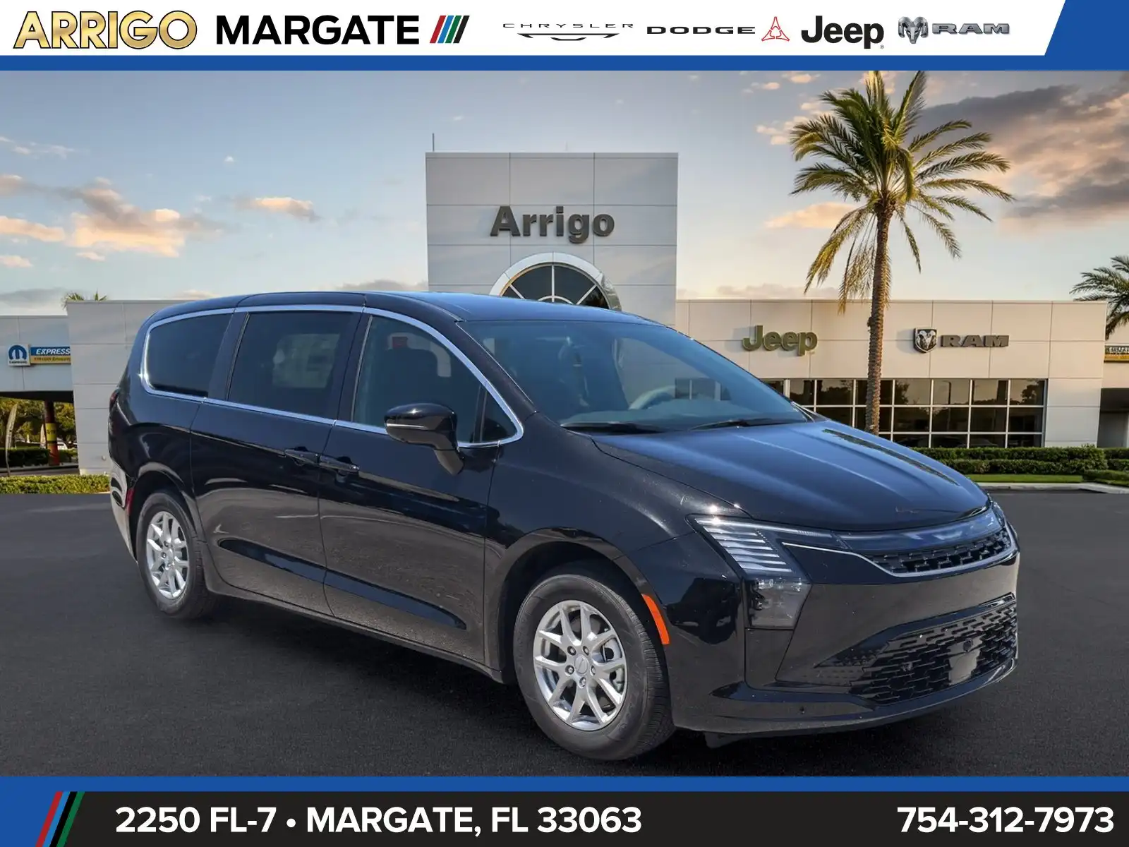 2027 Chrysler Pacifica Select's photo