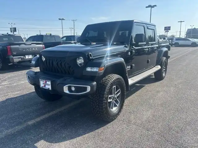 2020 Jeep Gladiator Overland's photo