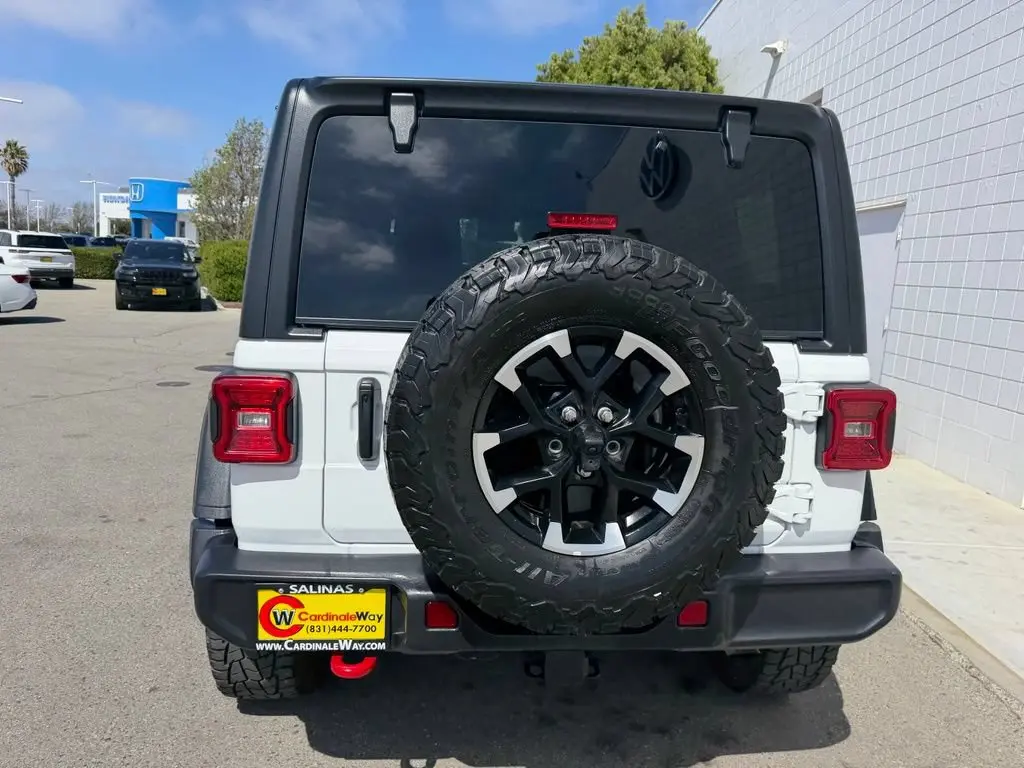2025 Jeep Wrangler Rubicon photo 5
