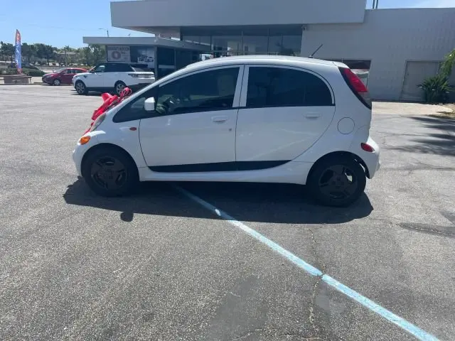 2012 Mitsubishi i-MiEV ES photo 4