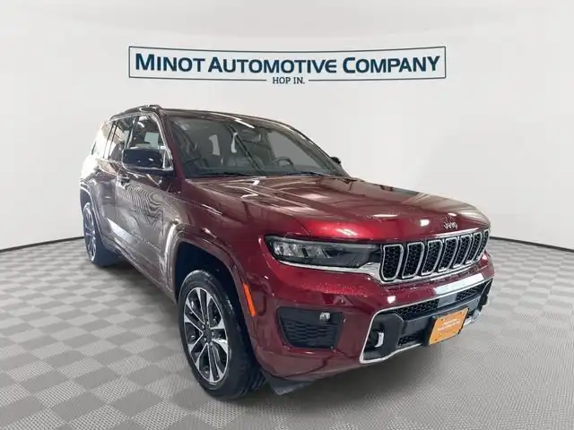2022 Jeep Grand Cherokee Overland 4x4's photo