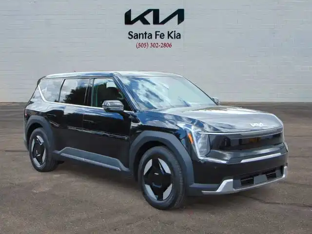 2026 Kia EV9 Light's photo