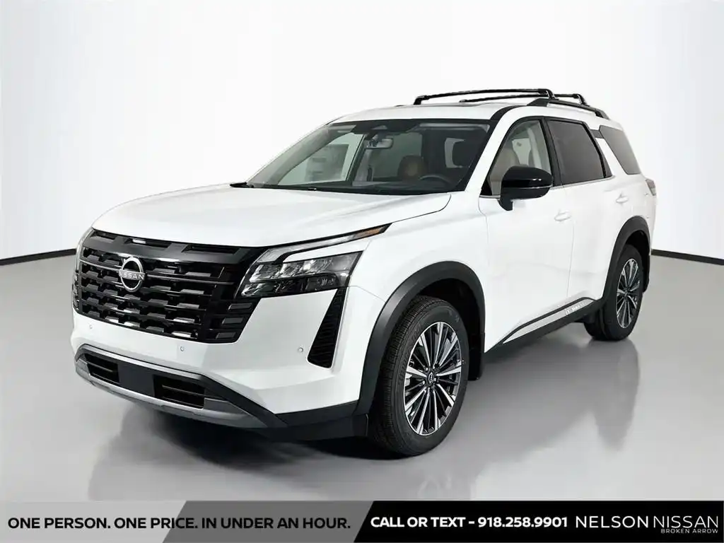 2026 Nissan Pathfinder Platinum 4WD's photo