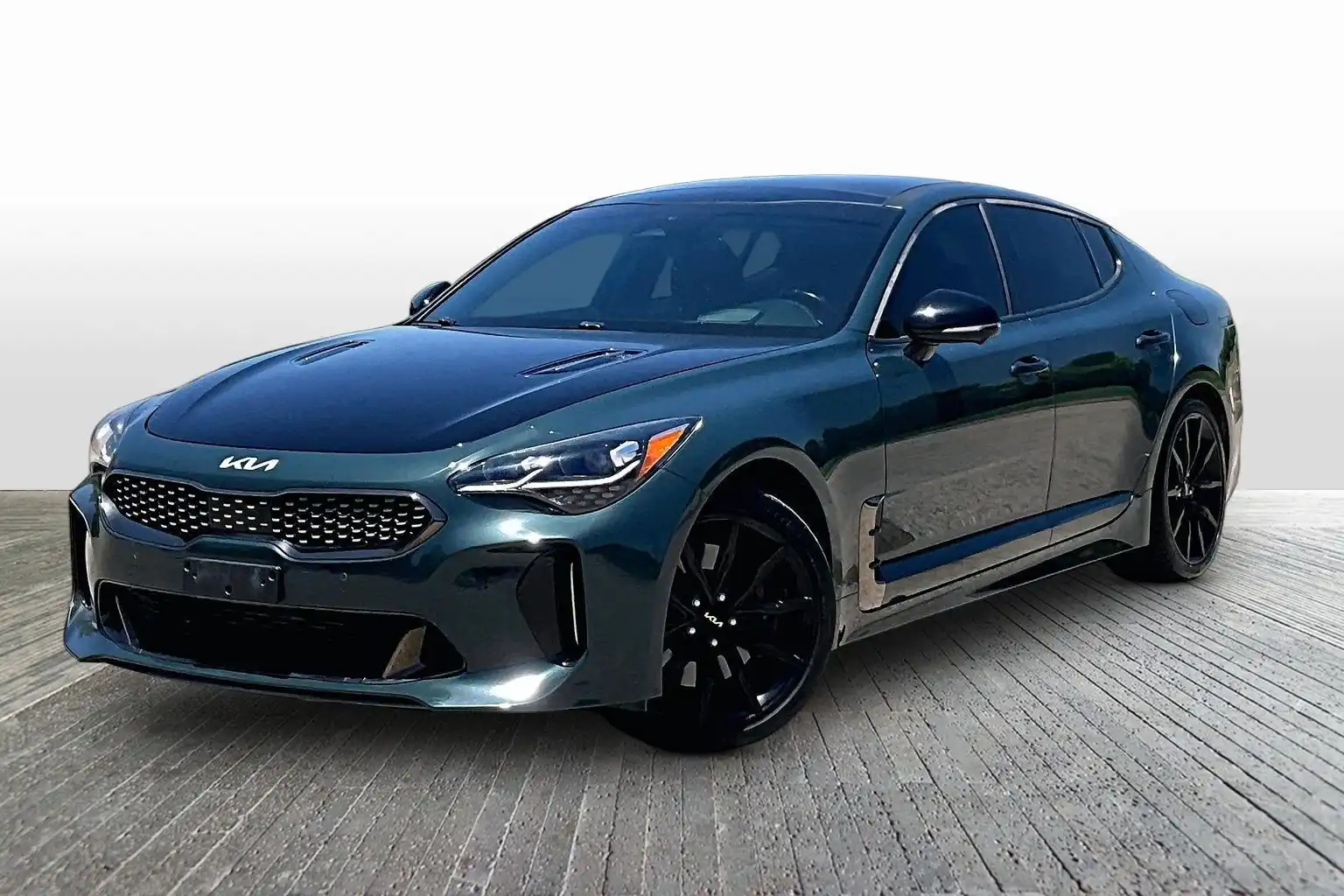 2023 Kia Stinger GT2's photo