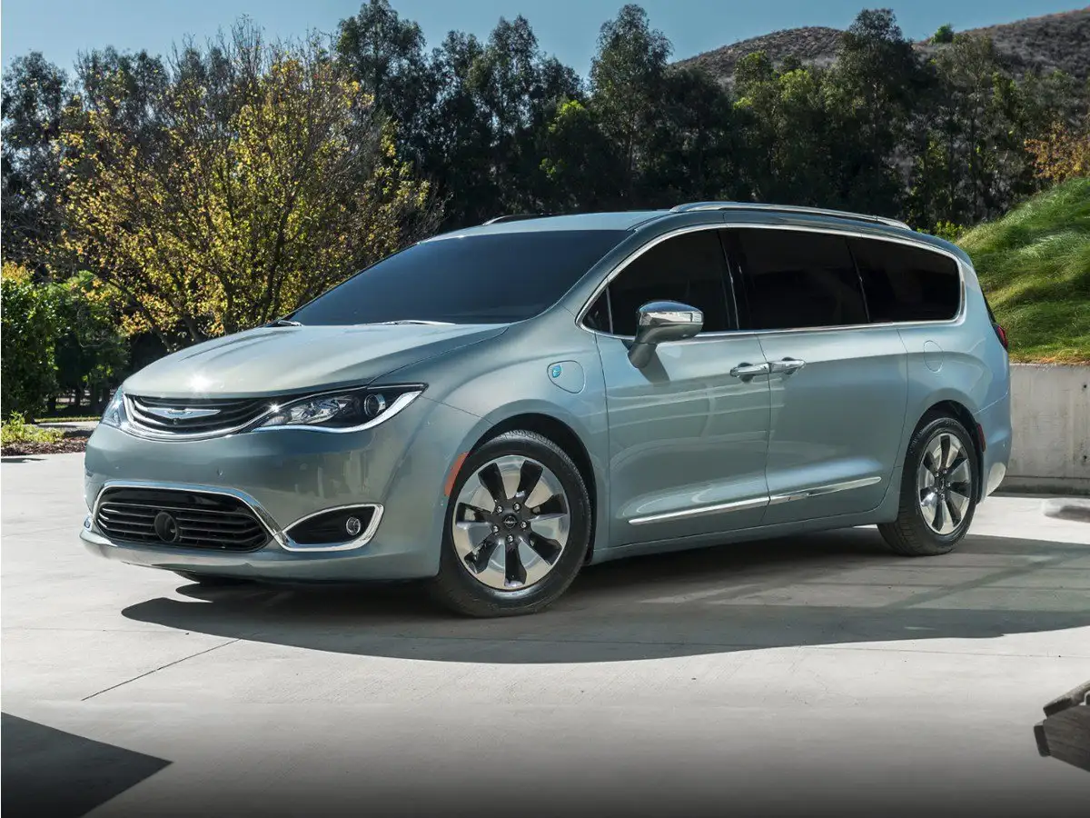 2018 Chrysler Pacifica Hybrid Touring Plus's photo
