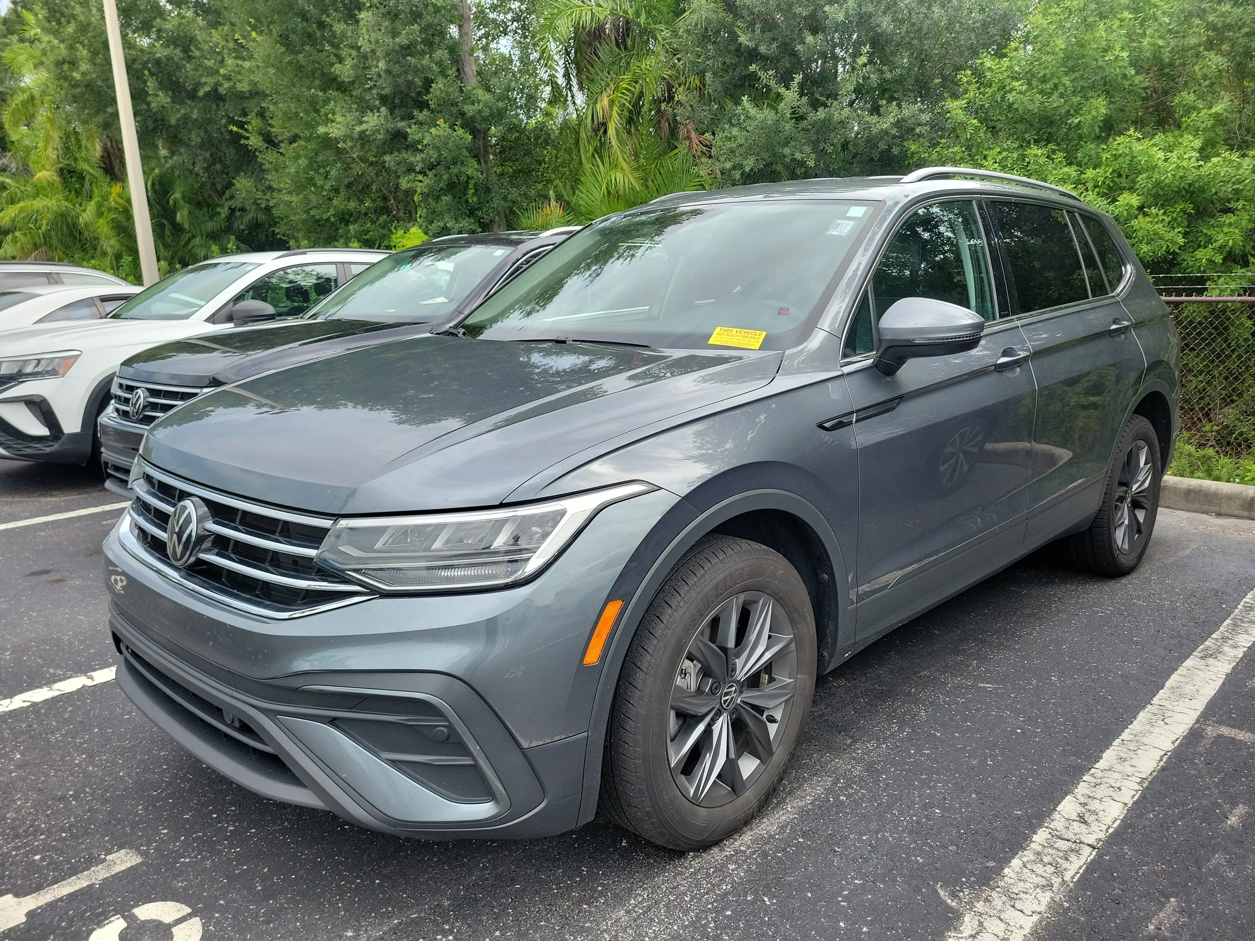 2024 Volkswagen Tiguan 2.0T SE's photo