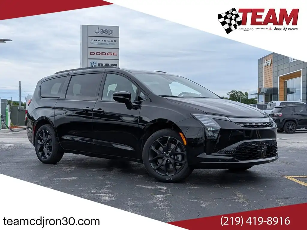 2027 Chrysler Pacifica Limited AWD's photo