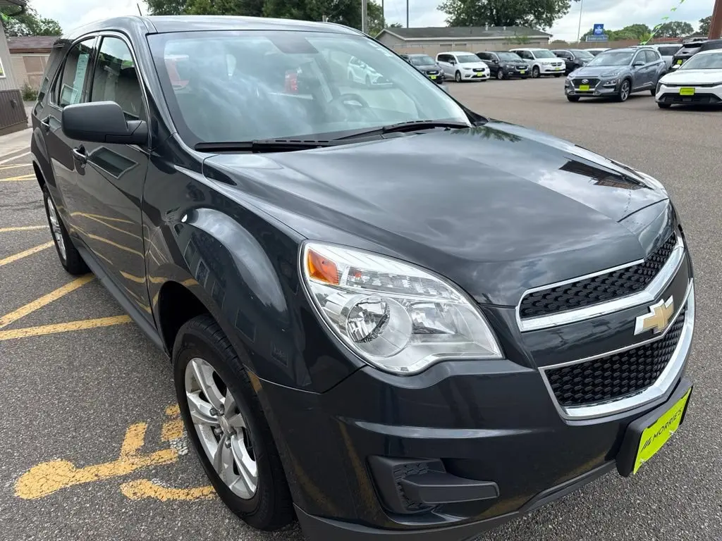 2013 Chevrolet Equinox LS photo 3