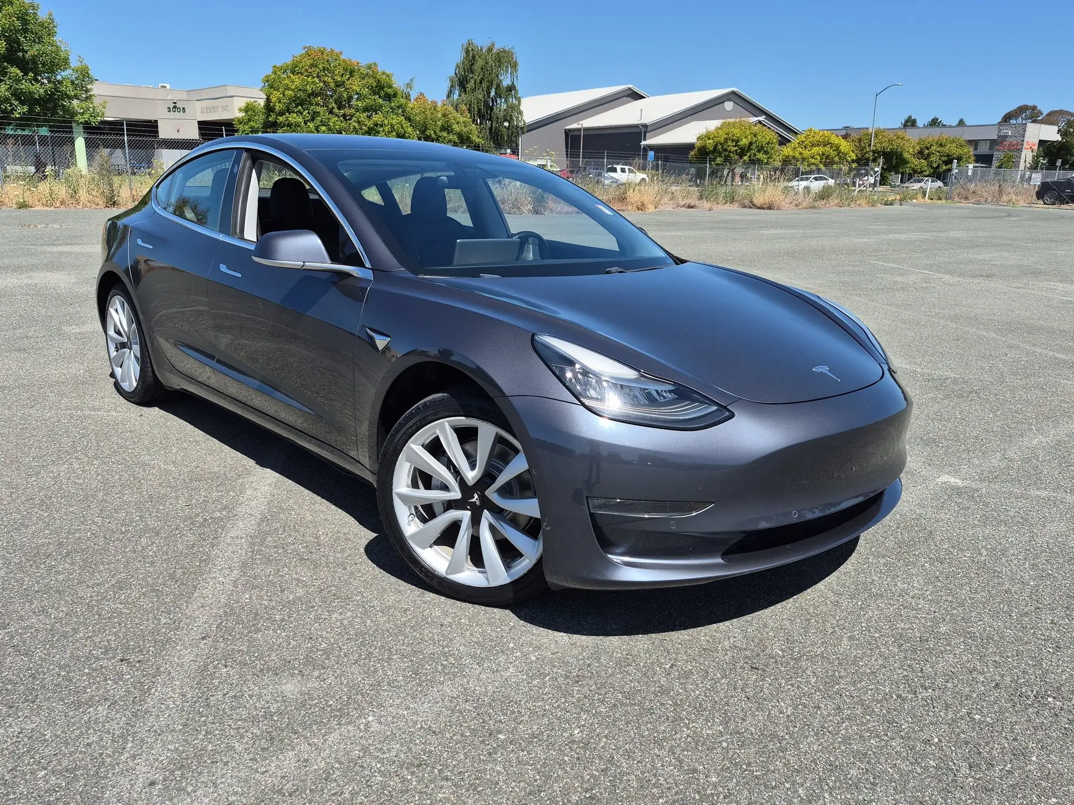 2018 Tesla Model 3 Long Range photo 1